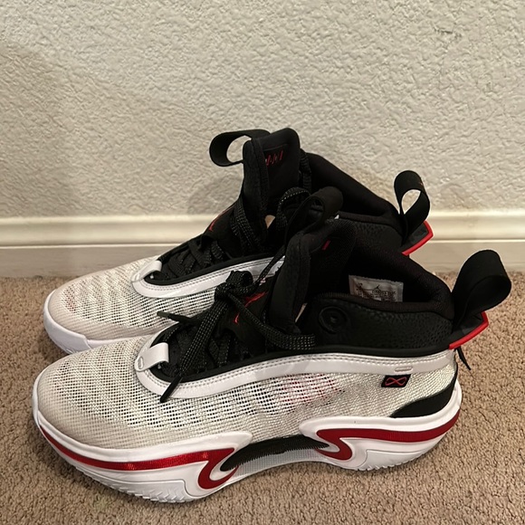 NIKE JORDAN BASKETBALL SHOES - BRAND NEW! main image 4